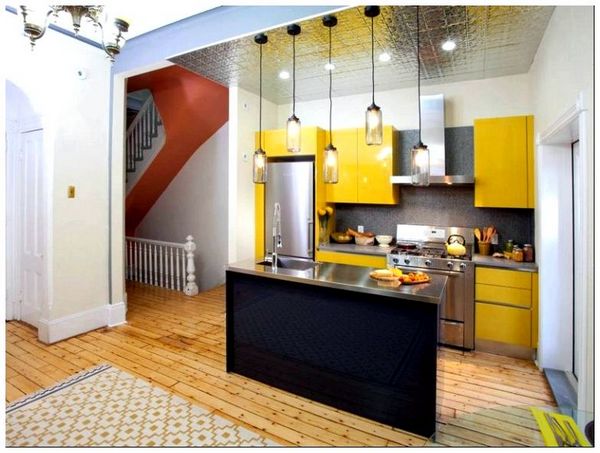 Интерьер кухни в желтом цвете