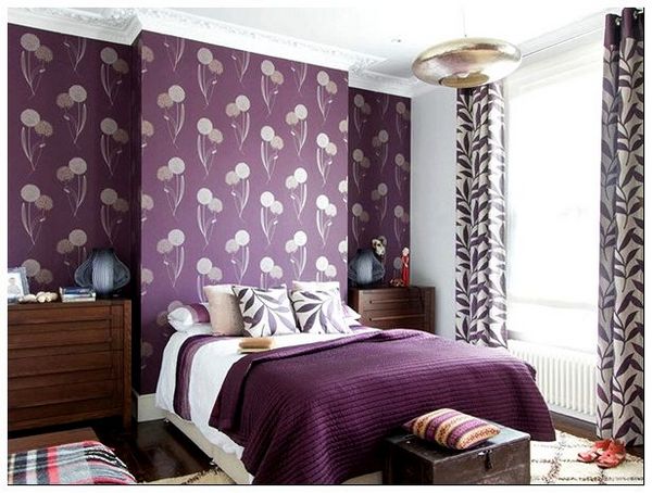 фиолетовые обои с рисунком для спальни