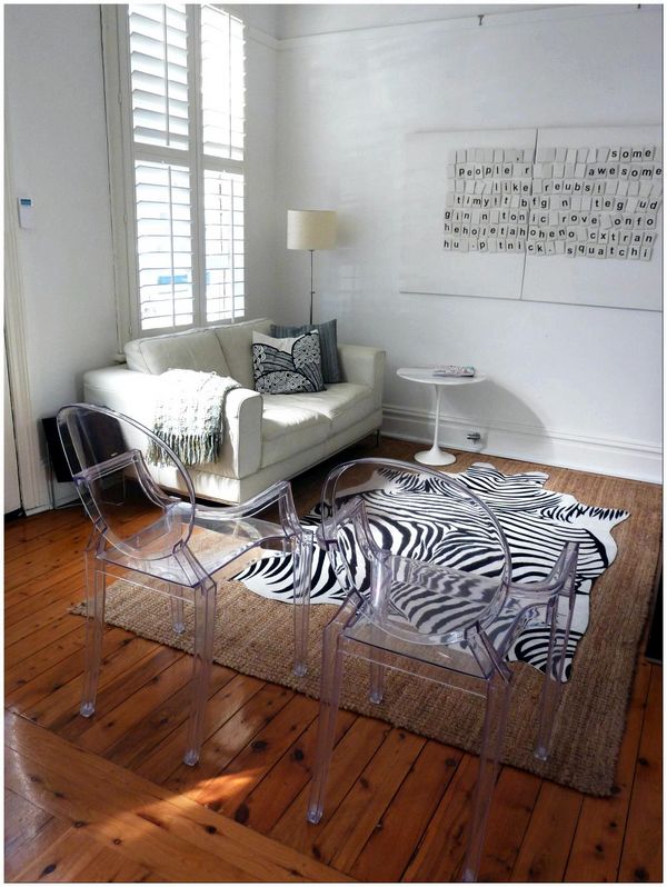 original_layered-rugs-danielle-de-silva-living-room_s3x4-jpg-rend-hgtvcom-1280-1707
