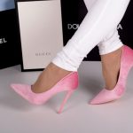 С чем носить розовые туфли на каблуке и без, с какой одеждой сочетать, советы и рекомендации