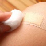 Как убрать клей от лейкопластыря с кожи подробная инструкция, эффективные методы