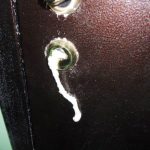 Чем оттереть монтажную пену с металлической двери способы