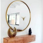 Настенное зеркало для прихожей дома или квартиры: 18 стильных дизайнерских вариантов