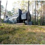 Уникальный черный дом из латвии