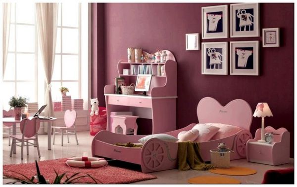 Интерьер комнаты для девочки-подростка в розовых тонах
