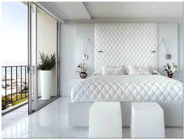 белая минималистичная спальня