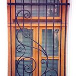 Кованые решетки на окна (50 фото) — декоративные металлические ограждения