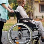 Как выбрать качественную инвалидную кресло-коляску