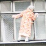 Как помыть окна на балконе снаружи и внутри легко и быстро