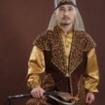 Мужской и женский казахский национальный костюм