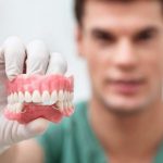 Как выбрать лучшие зубные протезы