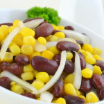 Салат из консервированной фасоли и кукурузы рецепт