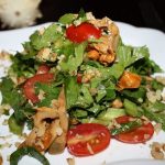 Салат из сельдерея, лесных грибов, помидор рецепт