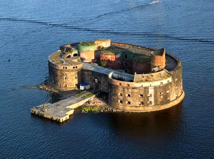 Экскурсии по фортам Кронштадта: исследование морской крепости Петербурга