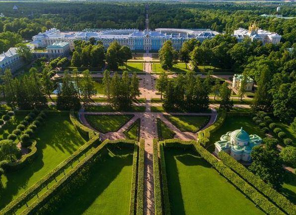 Ощущение королевского величия: Незабываемый отдых в Петергофе