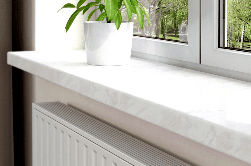 Подоконники из искусственного камня в офисах: практичность и имидж в одном решении